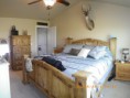 /album/photogallery/looking-from-closet-into-bedroom-jpg/